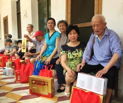 濃濃端午情 悠悠關(guān)愛(ài)心-仁和集團(tuán)2016年端午節(jié)前走訪慰問(wèn)福利院