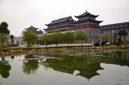 鹿心社視察仁和集團(tuán):要做大做強特色品牌