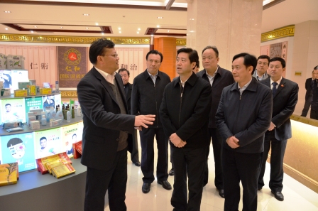 1428652731284025656.jpg 江西省副省長(zhǎng) 省公安廳廳長(zhǎng)鄭為文視察仁和集團(tuán) (1).jpg