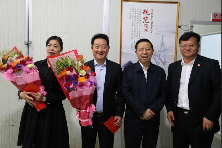 1556525532414093398.bmp 222222.bmp